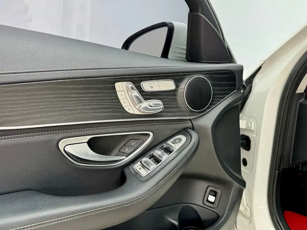 Mercedes-Benz C-Class — миниатюра 8