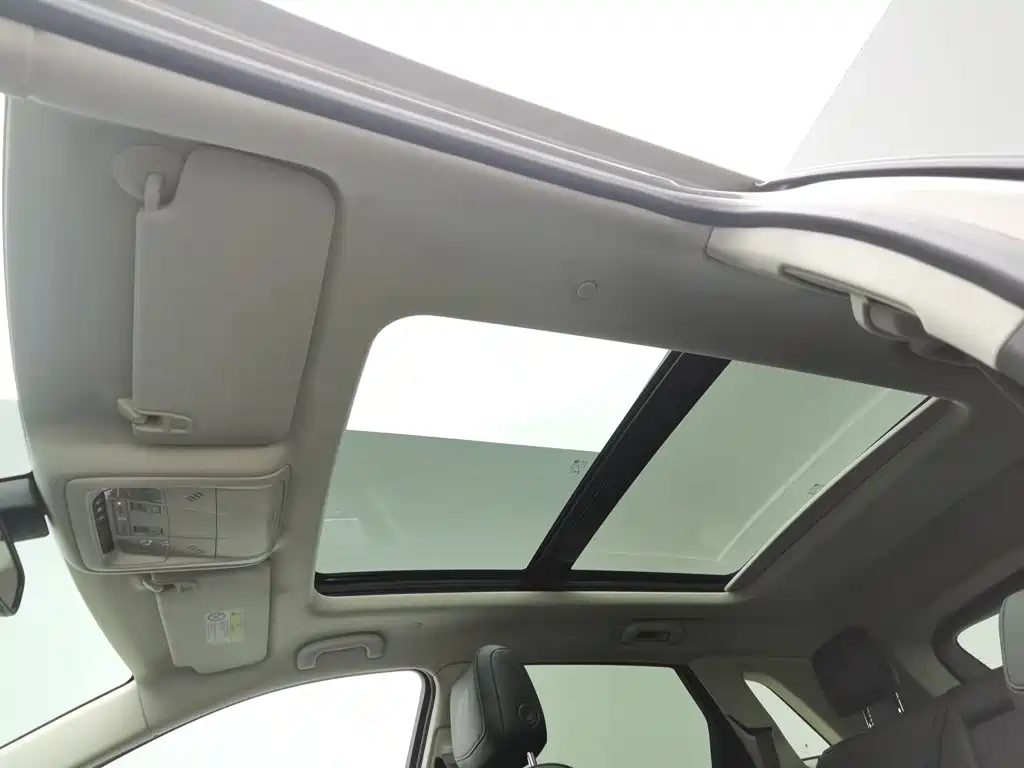 Cadillac XT5 — миниатюра 14