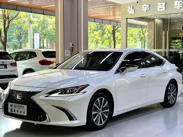 LEXUS  ES 2020