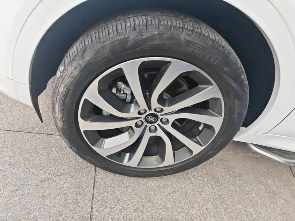Land Rover Discovery Sport — миниатюра 23