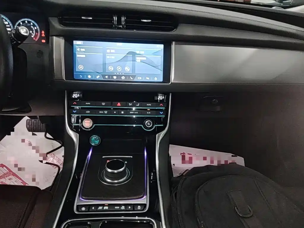 Jaguar XFL — миниатюра 13