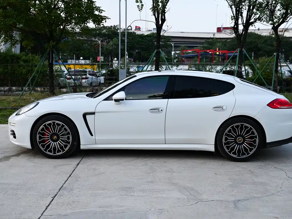 Porsche Panamera — миниатюра 5
