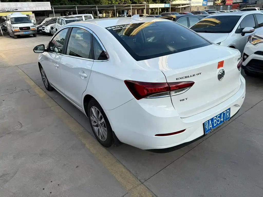 Buick Excelle — миниатюра 9