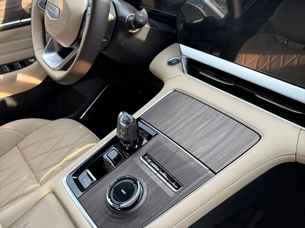 Geely Xingyue L — миниатюра 11