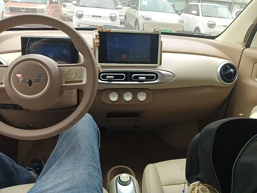 Wuling MINIEV — миниатюра 10