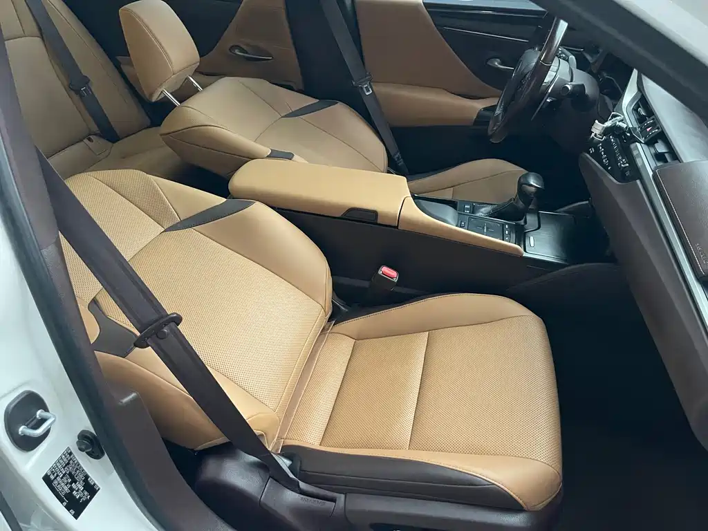 Lexus ES — миниатюра 7