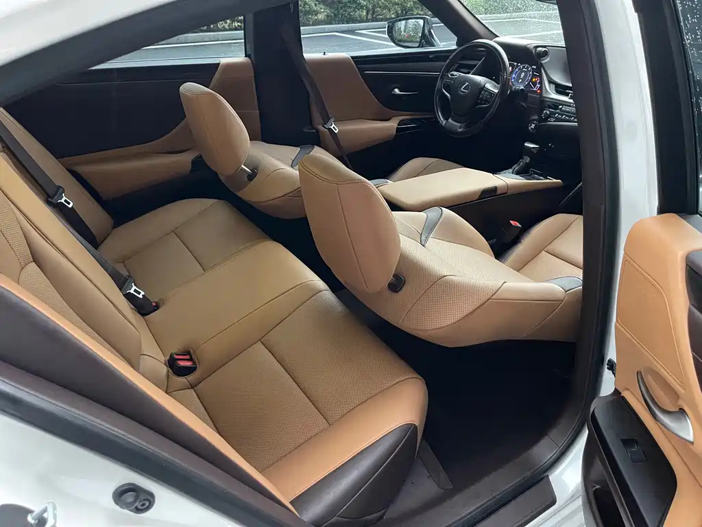 Lexus ES — миниатюра 9