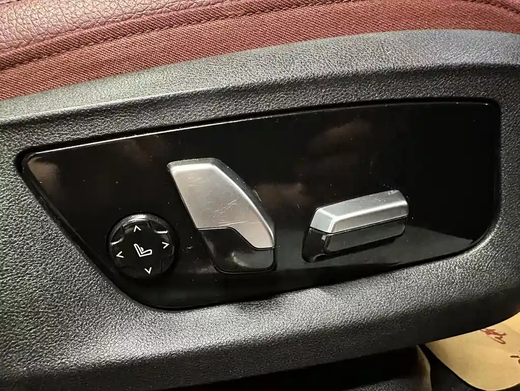 BMW 5 Series — миниатюра 8