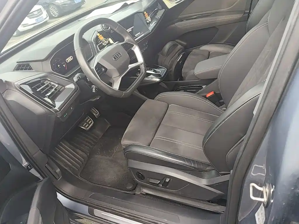 Audi Q4 e-tron — миниатюра 15