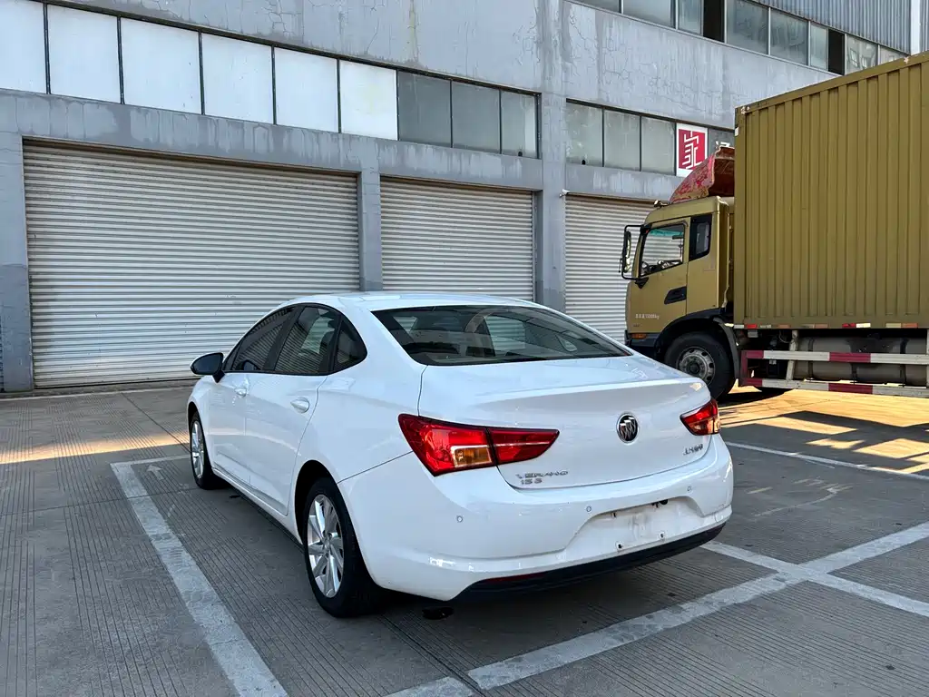 Buick Verano — миниатюра 5