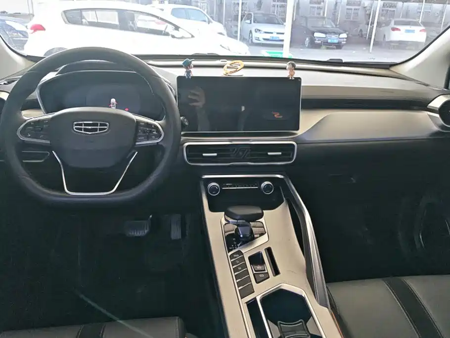 Geely Binyue — миниатюра 12