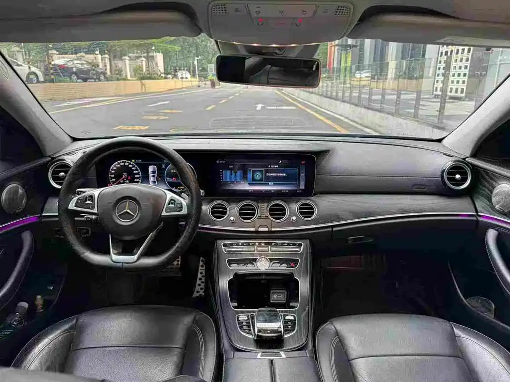 Mercedes-Benz E-Class — миниатюра 7