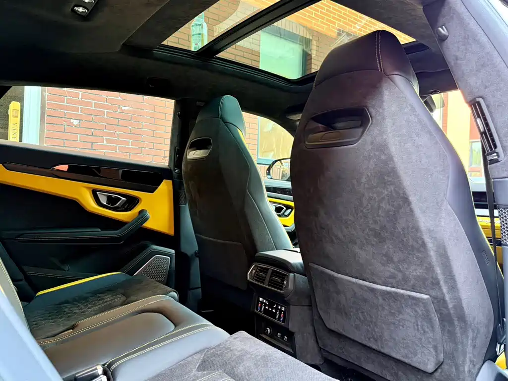 Lamborghini Urus — миниатюра 18