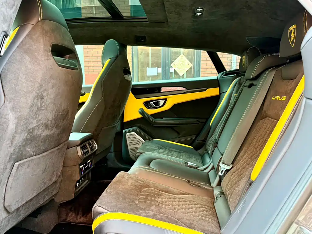 Lamborghini Urus — миниатюра 13