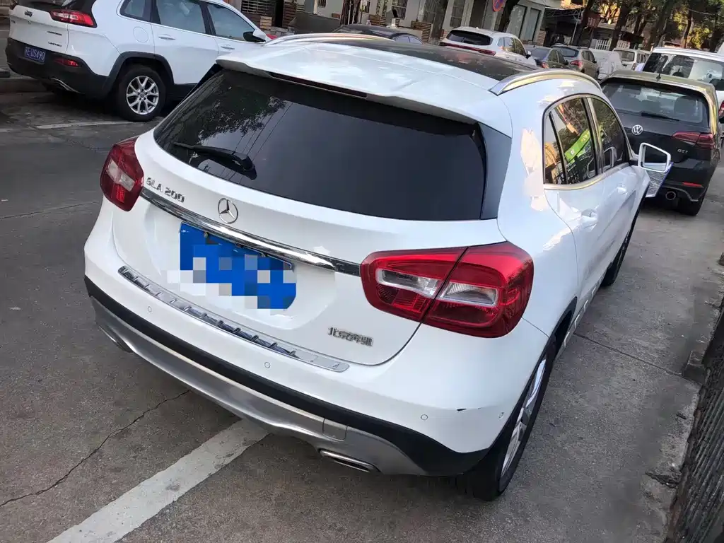 Mercedes-Benz GLA — миниатюра 6