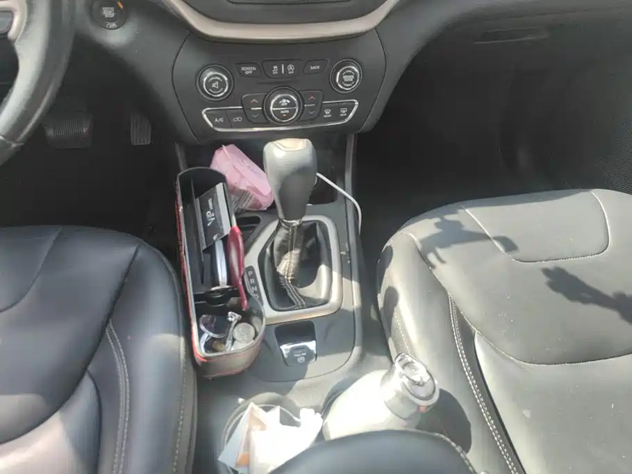 Jeep Cherokee — миниатюра 16