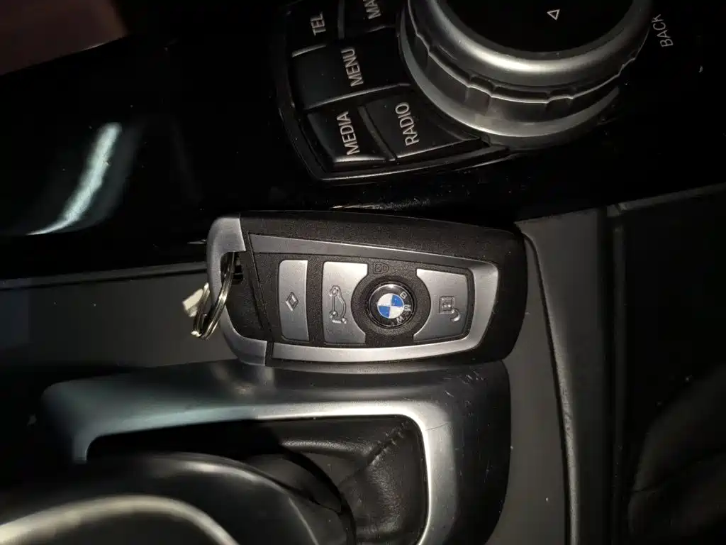 BMW 3 Series — миниатюра 12