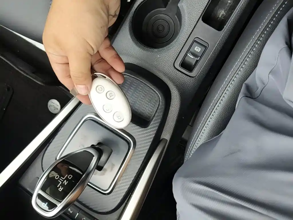 BYD Yuan EV — миниатюра 9