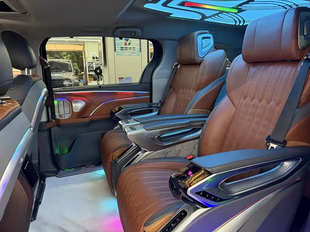 Toyota Sienna — миниатюра 8