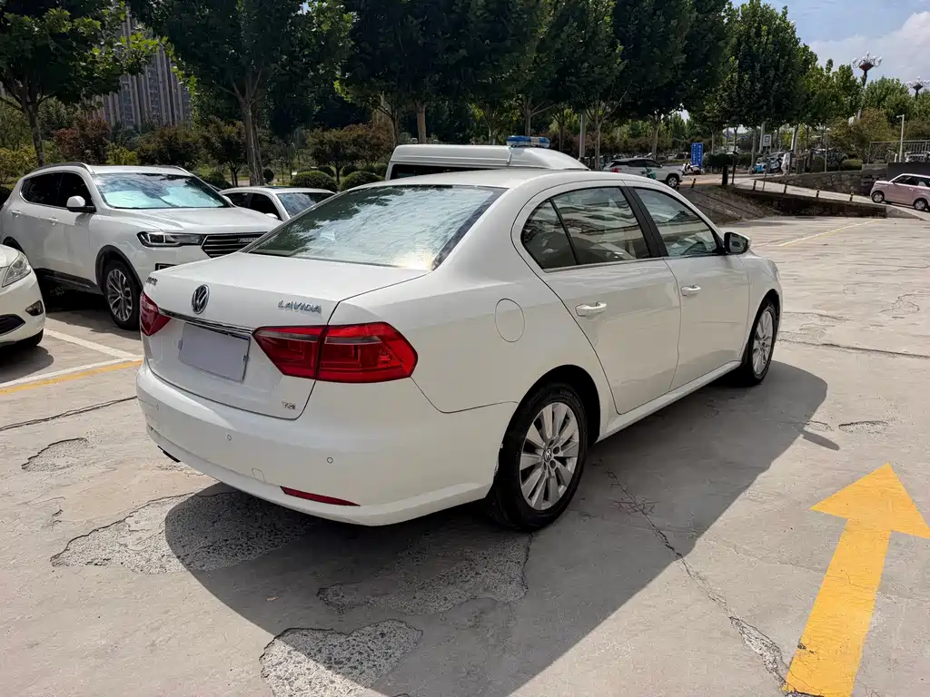 Volkswagen Lavida — миниатюра 9