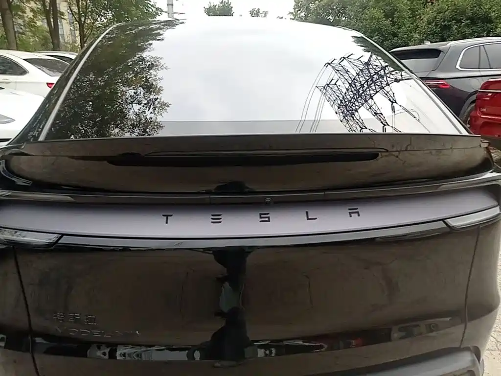 Tesla Model Y L — миниатюра 21