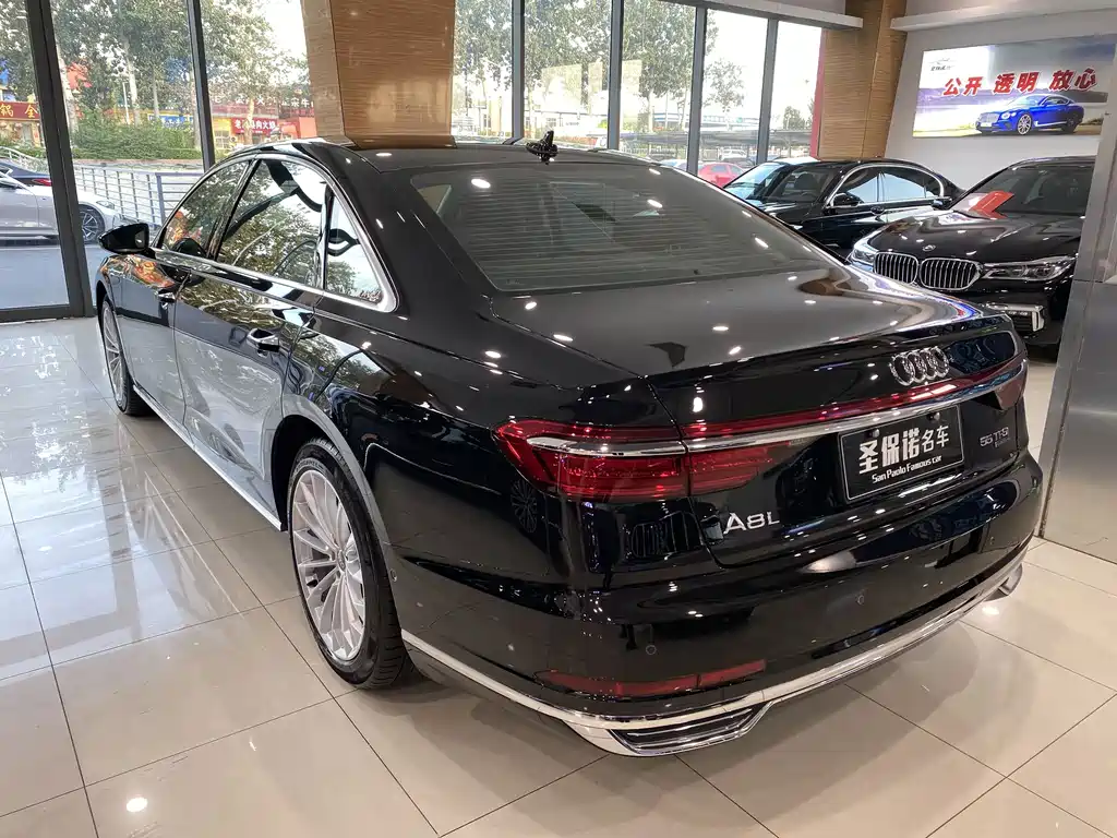 Audi A8 — миниатюра 6