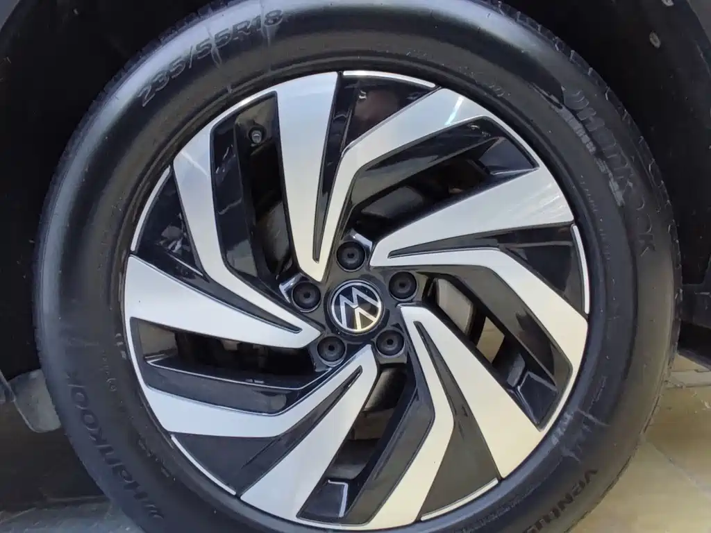 Volkswagen Tiguan L — миниатюра 17