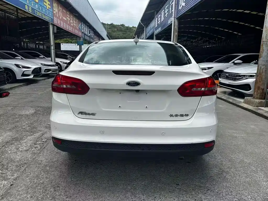 Ford Focus — миниатюра 8