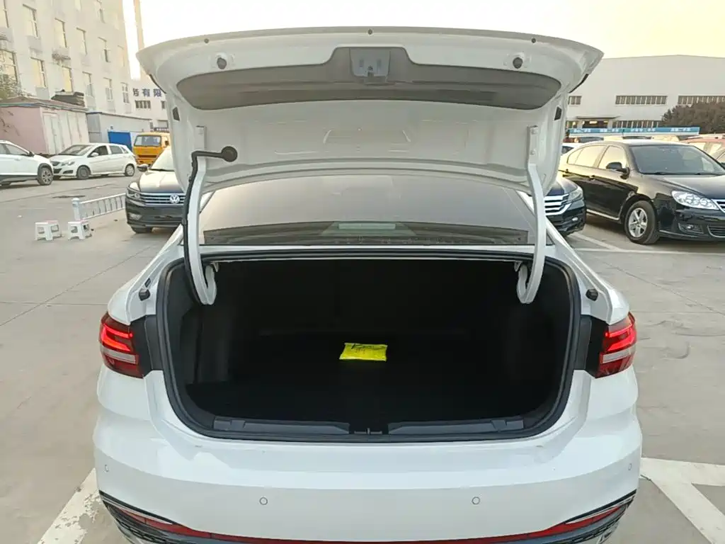 Volkswagen Lavida — миниатюра 19