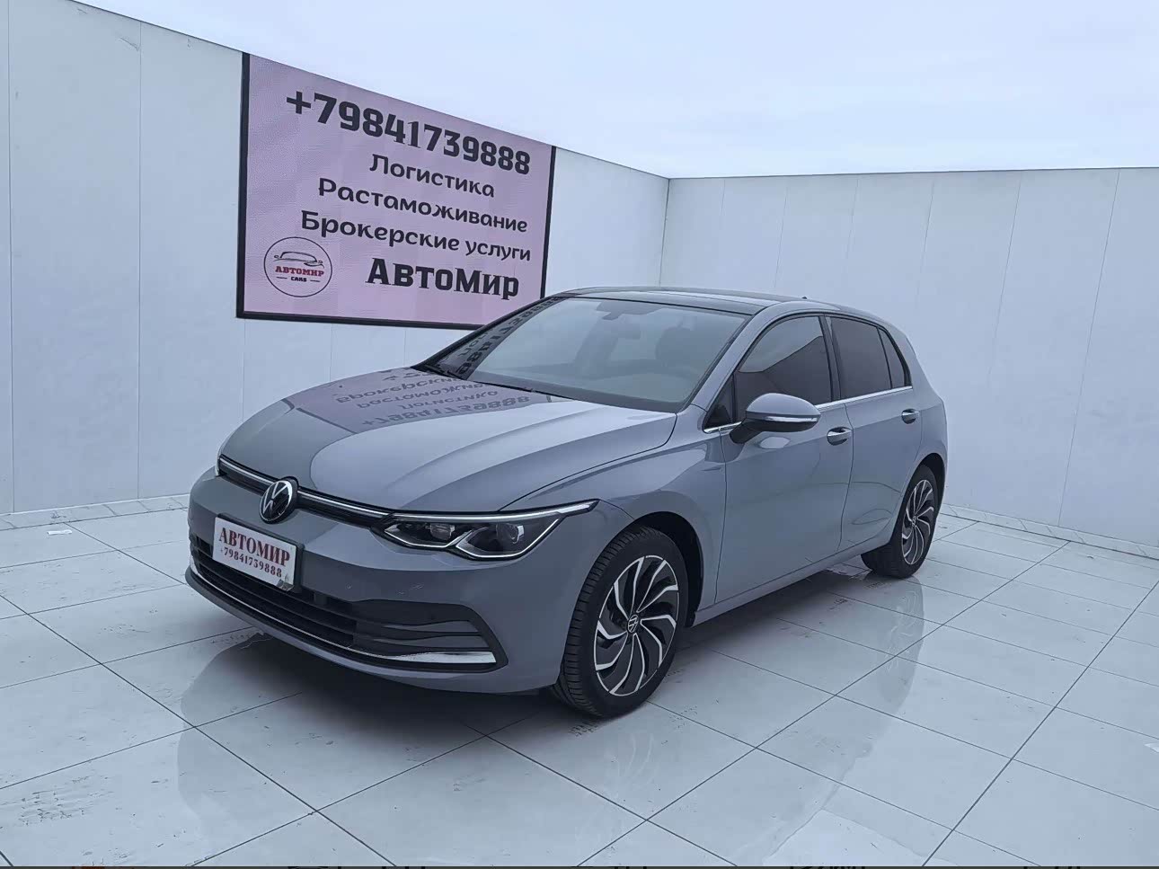 Volkswagen Golf 1.4 л 2024 г. Серебристо-серый, пробег 10000 км