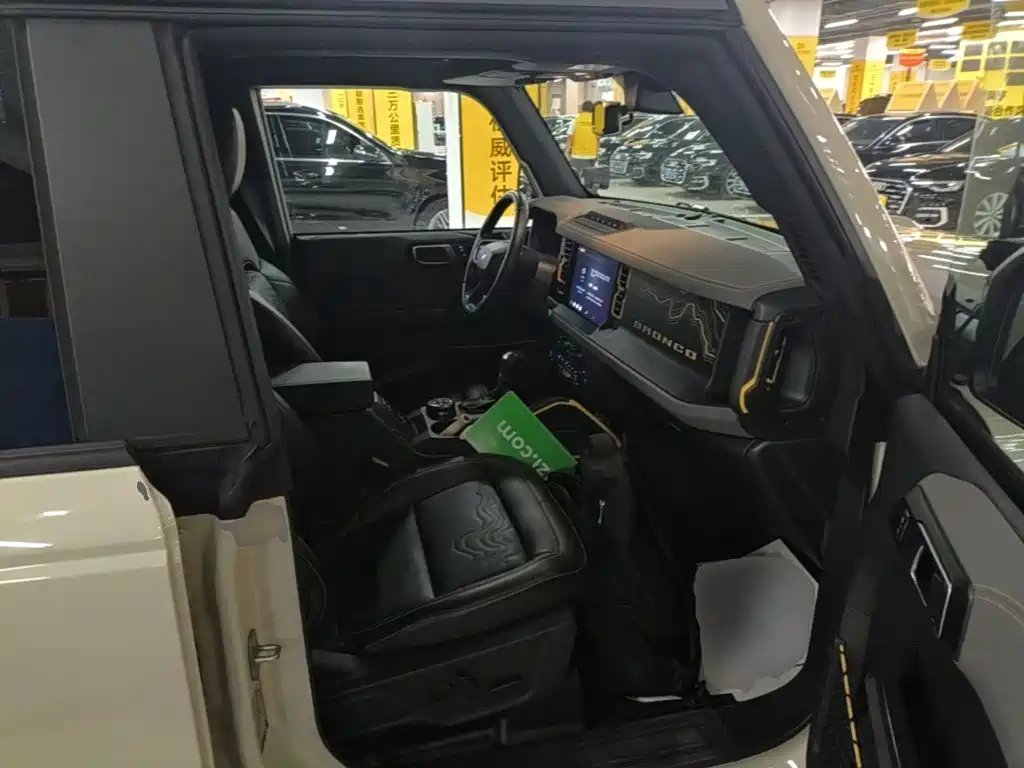 Ford Bronco — миниатюра 25