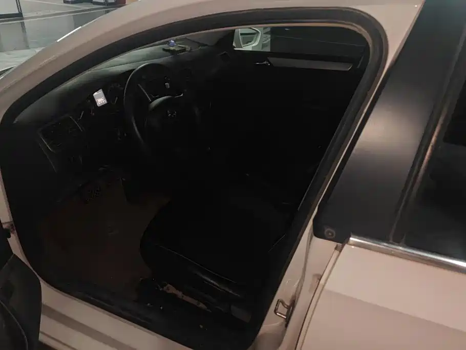 Skoda Rapid Spaceback — миниатюра 9