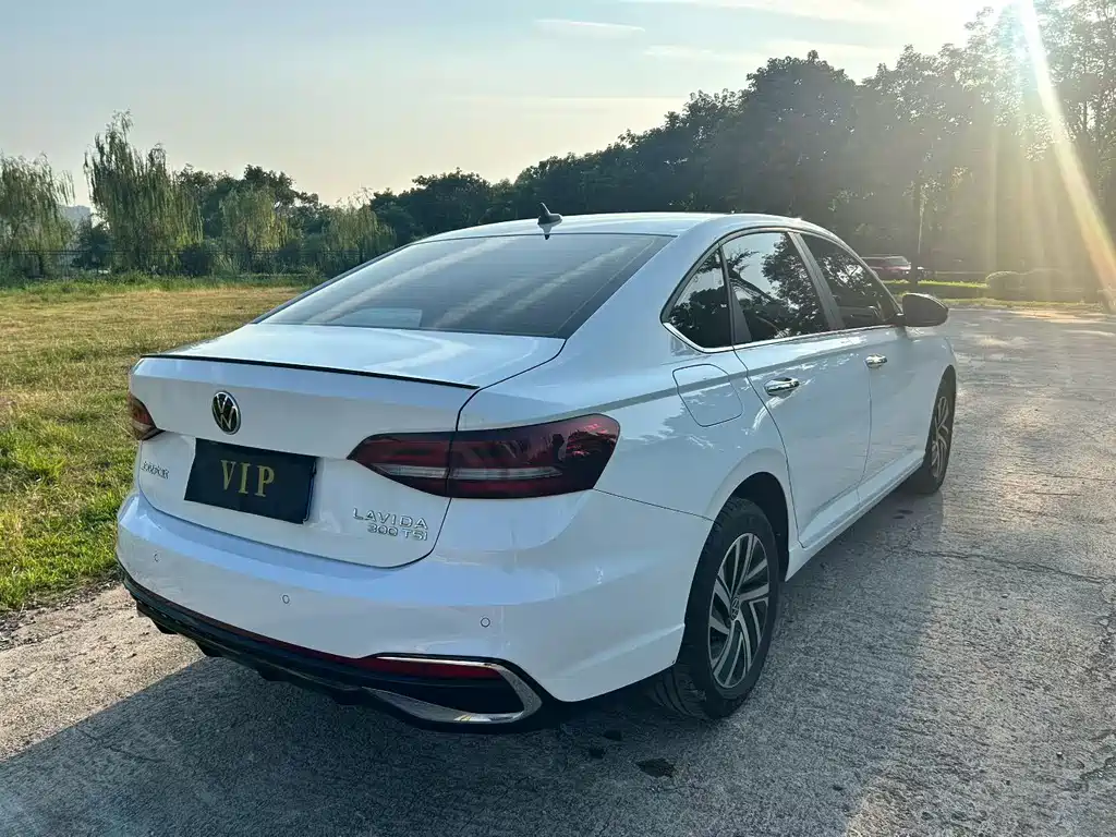 Volkswagen Lavida — миниатюра 9