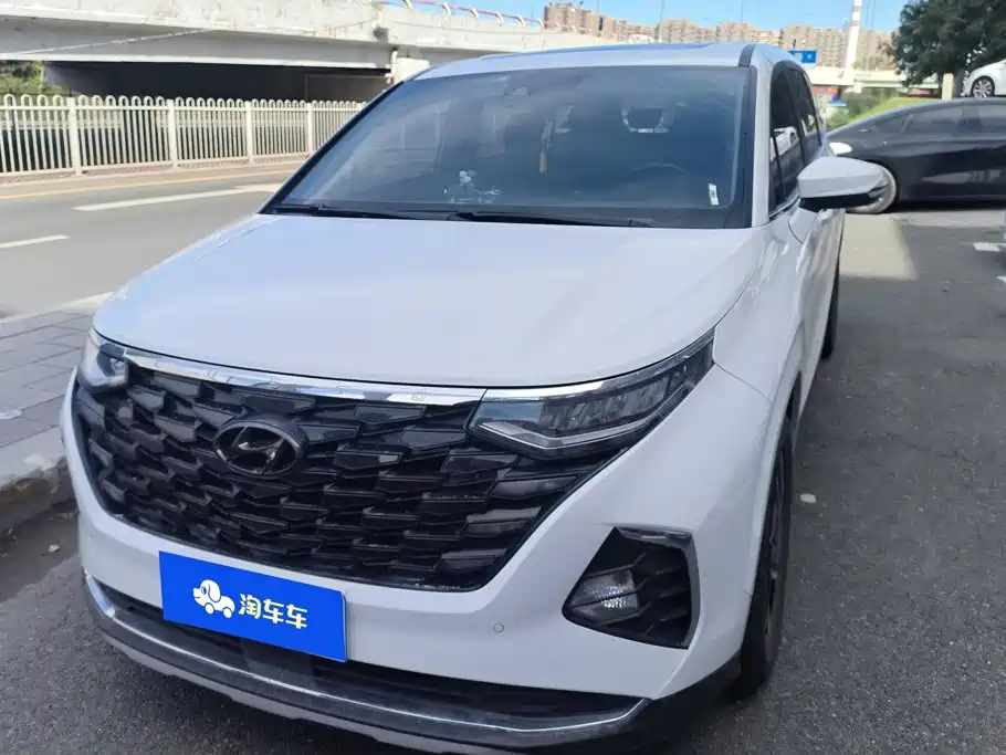 Hyundai Custo