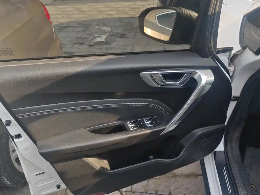 Geely Vision X3 — миниатюра 7