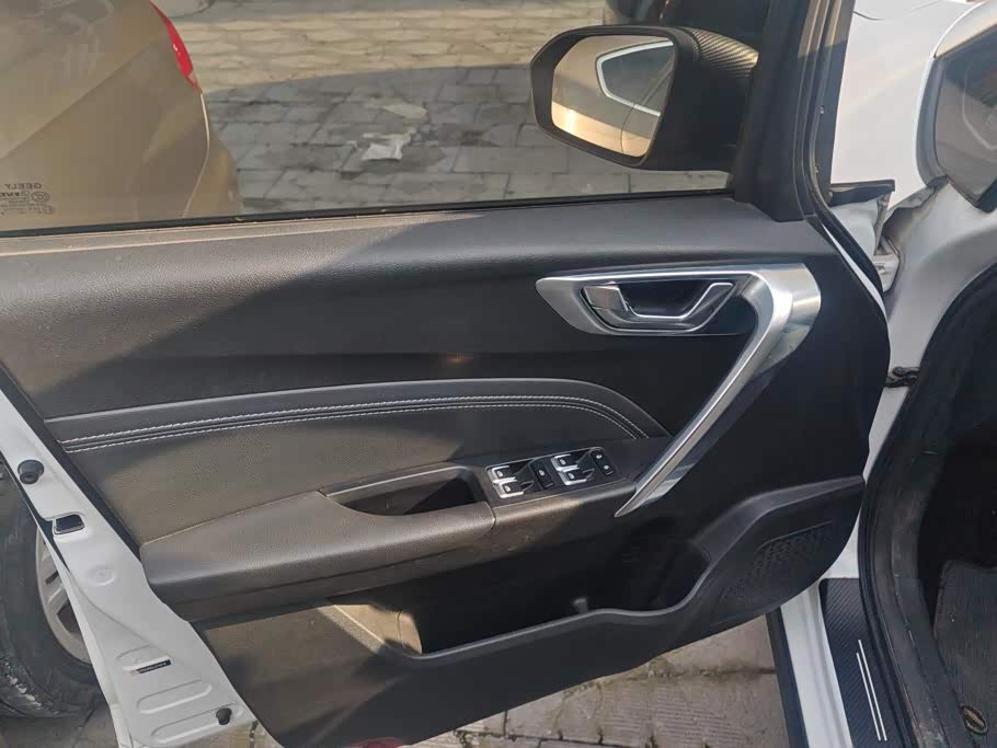 Geely Vision X3 1.5 л 2021 г. Белый, пробег 41800 км