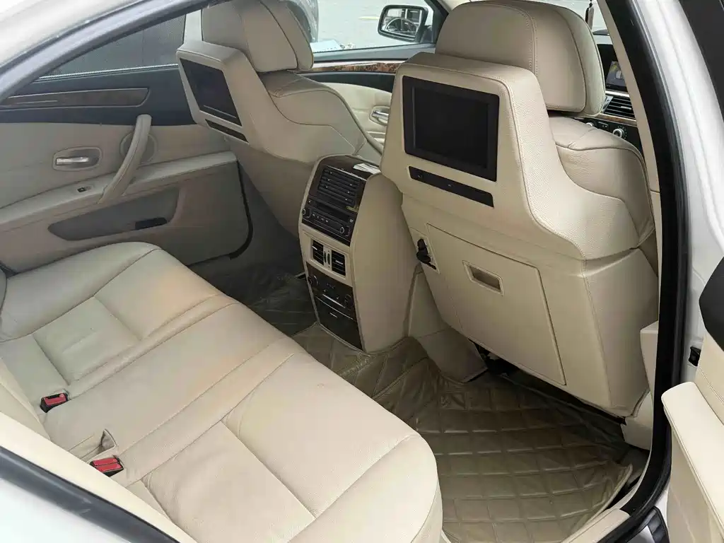 BMW 5 Series — миниатюра 6