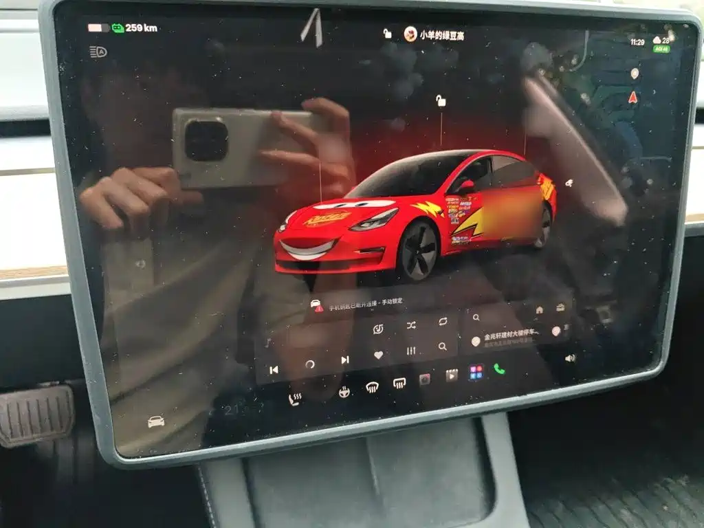 Tesla Model 3 — миниатюра 6