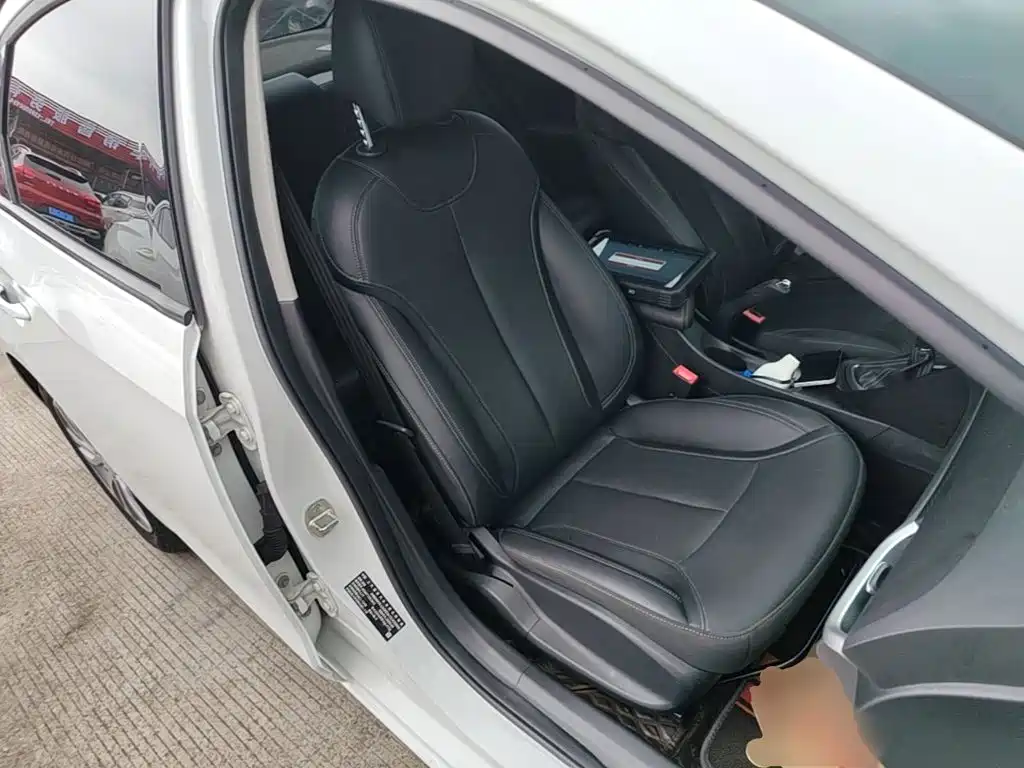 Buick Excelle — миниатюра 25