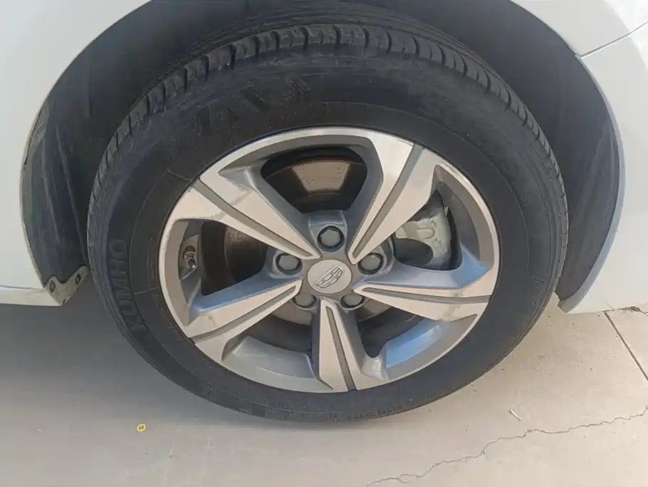 Geely Emgrand GL — миниатюра 6