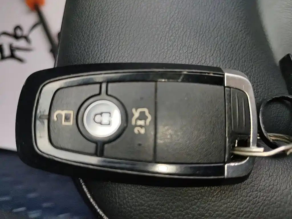 Ford Mondeo — миниатюра 9