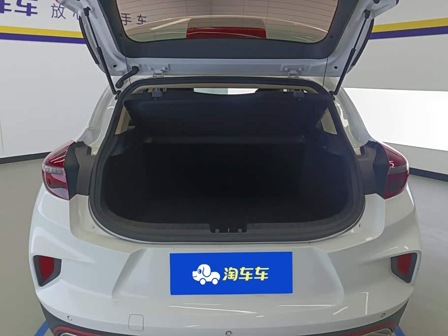 Geely Emgrand GS 1.4 л 2021 г. Белый, пробег 41100 км