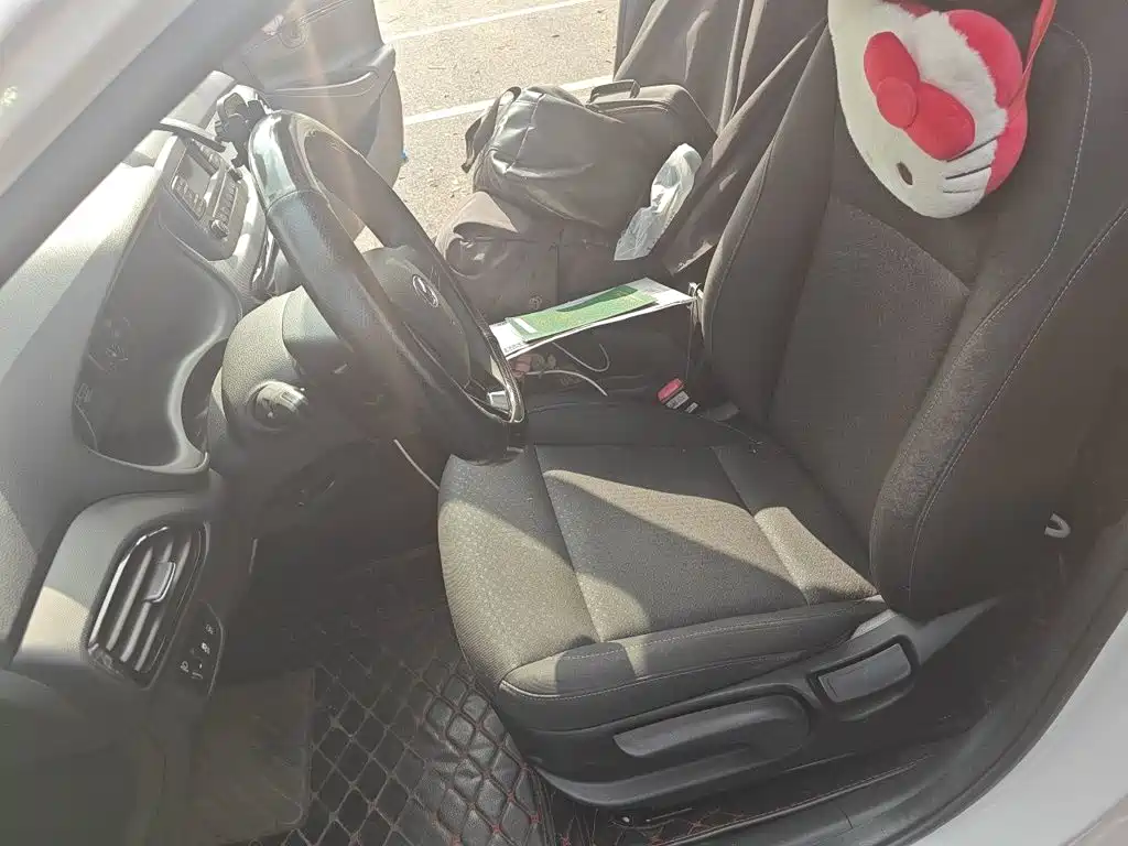 Hyundai Elantra — миниатюра 11