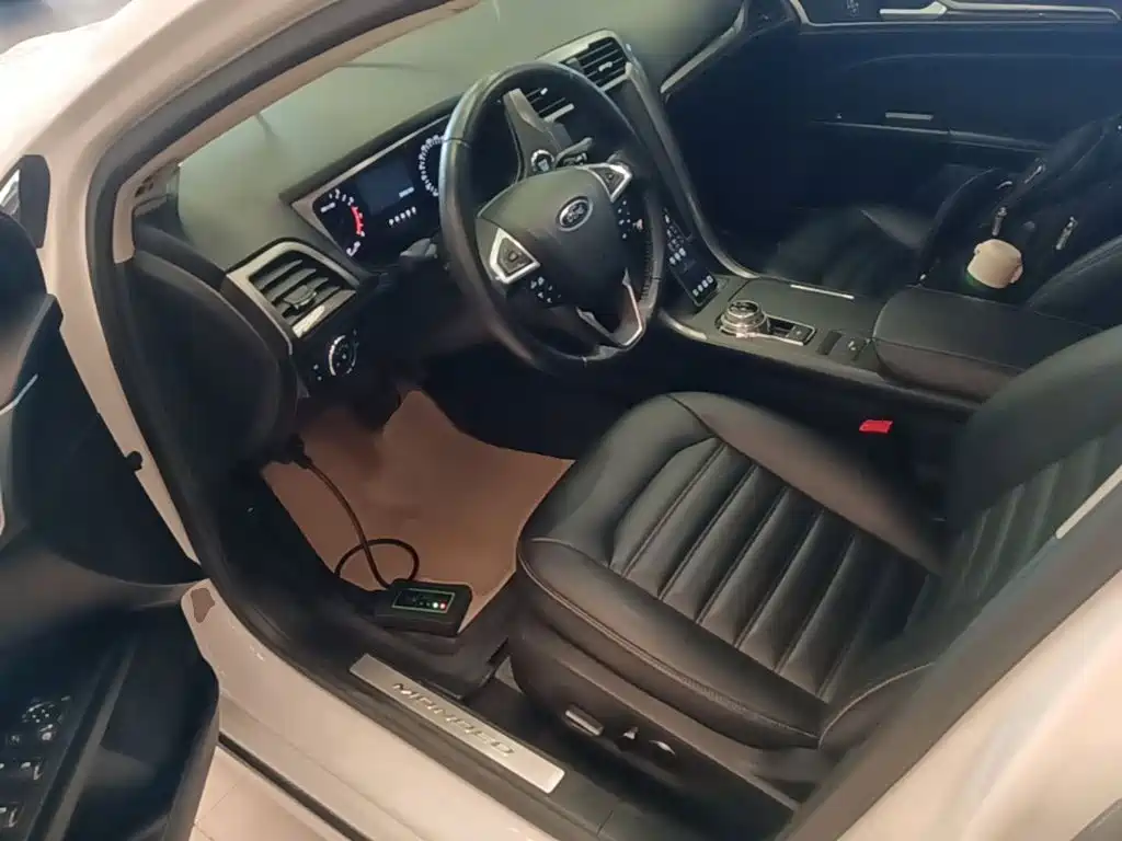 Ford Mondeo — миниатюра 15