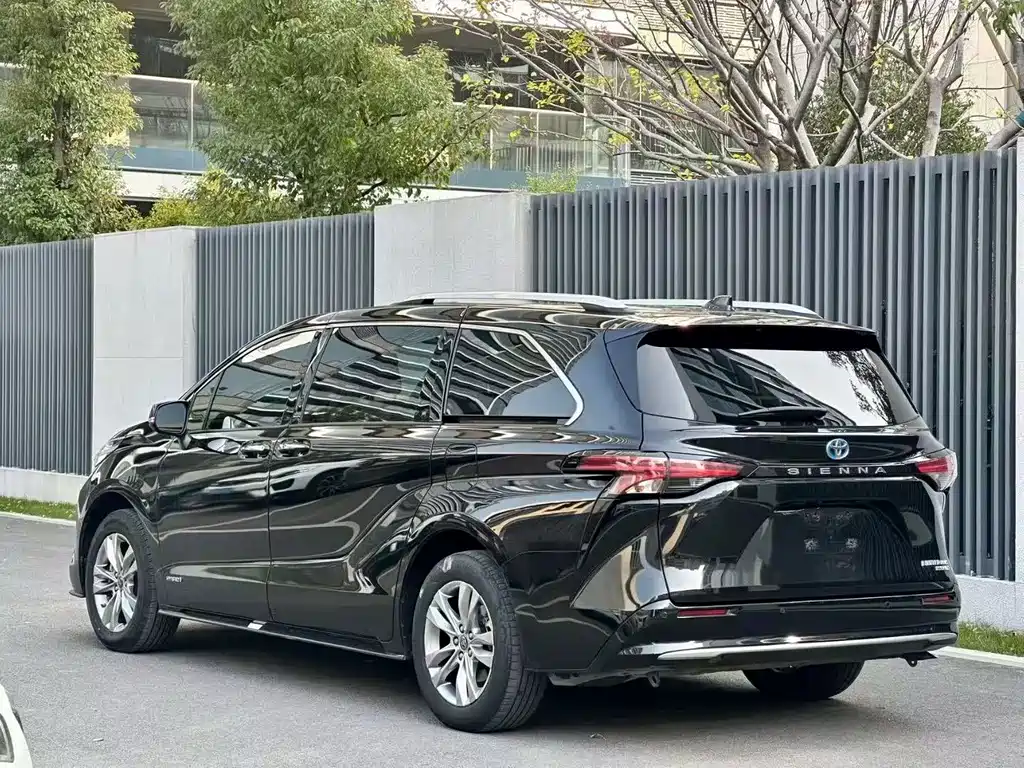 TOYOTA SIENNA