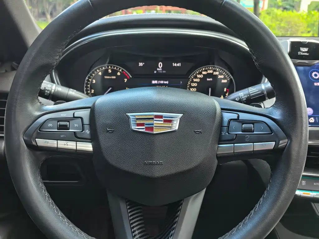 Cadillac CT5 — миниатюра 13