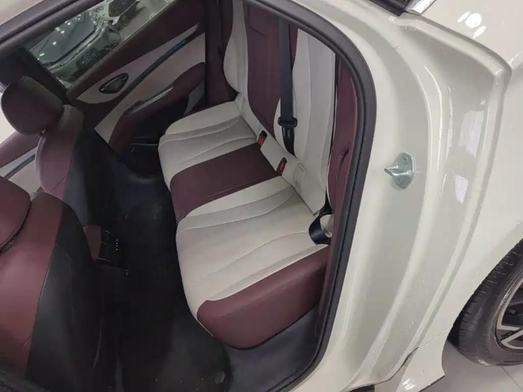 BYD Seal 07 DM-i — миниатюра 17