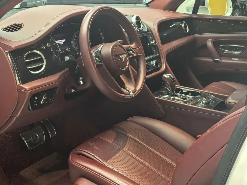 Bentley Bentayga — миниатюра 12