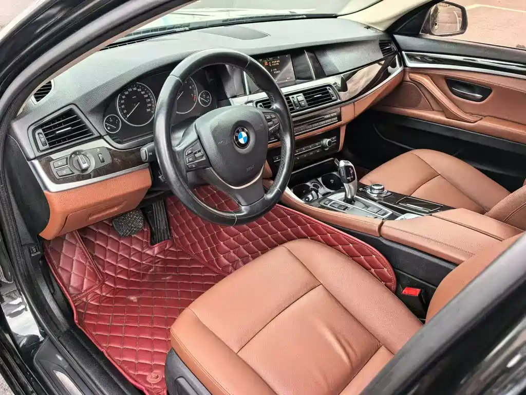 BMW 5 Series — миниатюра 6