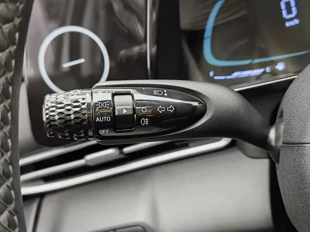 Hyundai Elantra — миниатюра 21